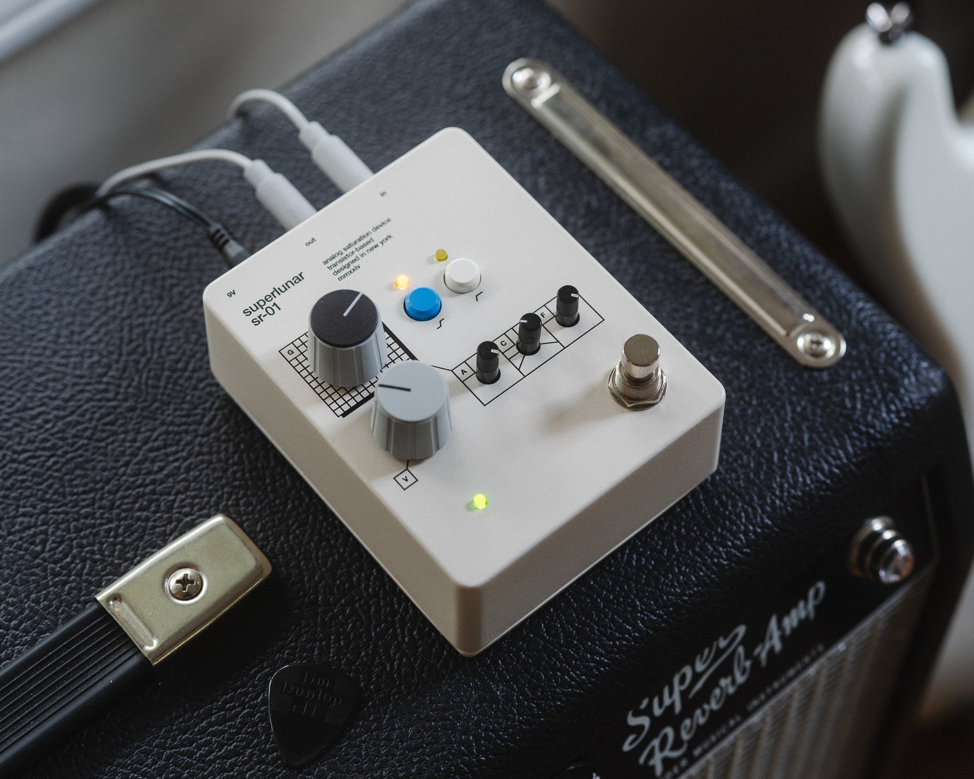 saturation pedal SR-01 — Analog Saturation Device – Superlunar