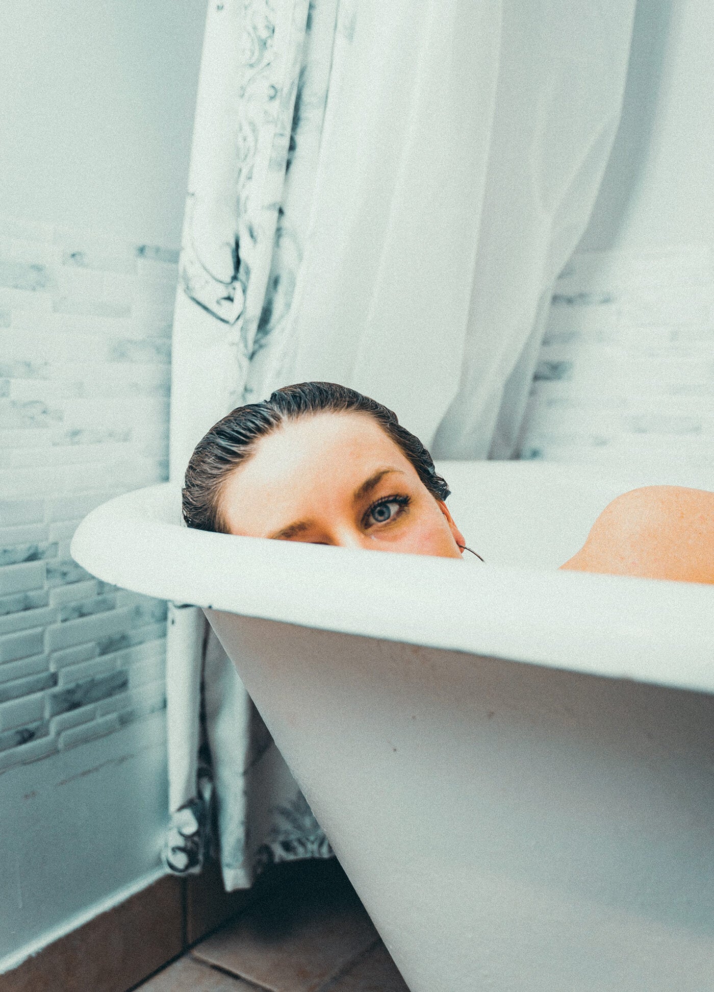 LR-01 — Lightroom Analog Film Profiles & Presets Pack